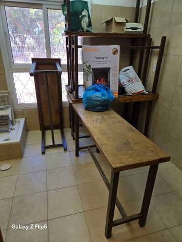 שולחן לכולל\בית הכנסת