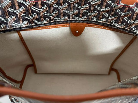תיק של Goyard חדש
