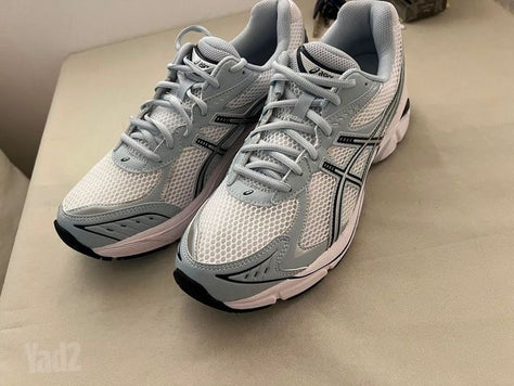 נעלי ASICS