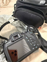 Canon EOS 2000D + תיק ומטען