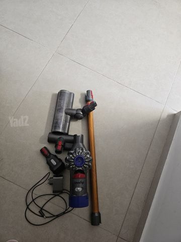 דייסון V8