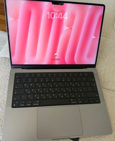 macbook pro M3 2024 14 inch