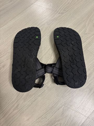 סנדלי שורש