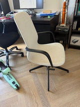 כסא מתכוונן