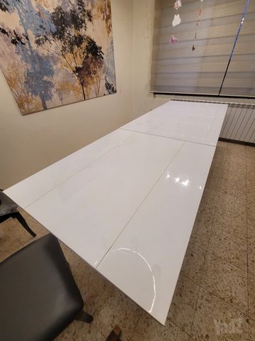 שלחן לסלון