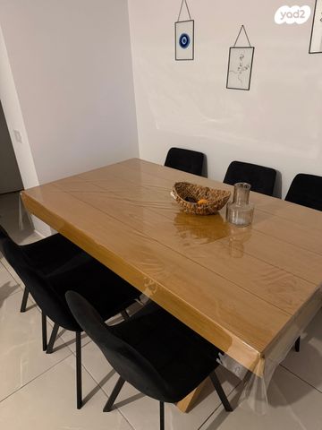 שולחן