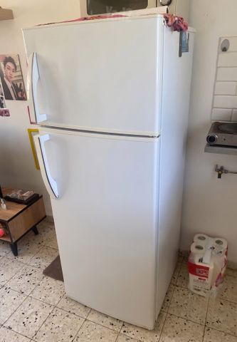 מקרר Amcor 220 ליטר