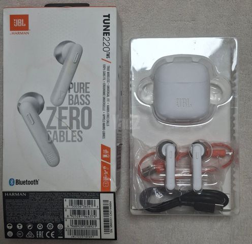 אוזניות JBL TUNE 220TWS