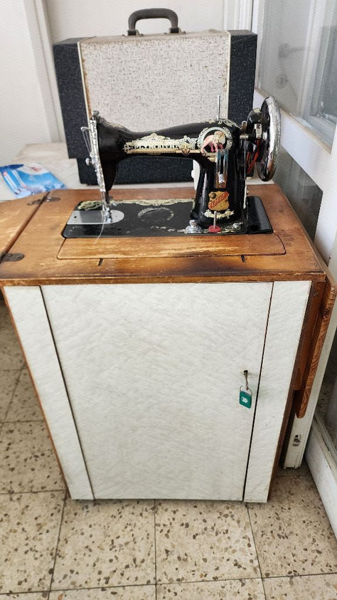 מכונת תפירה