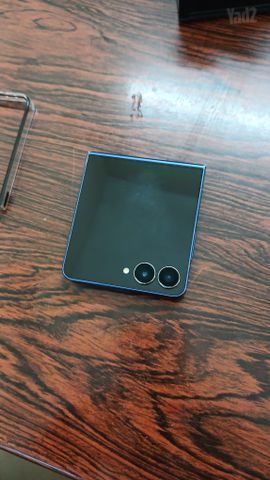 Samsung Galaxy Z Flip 7