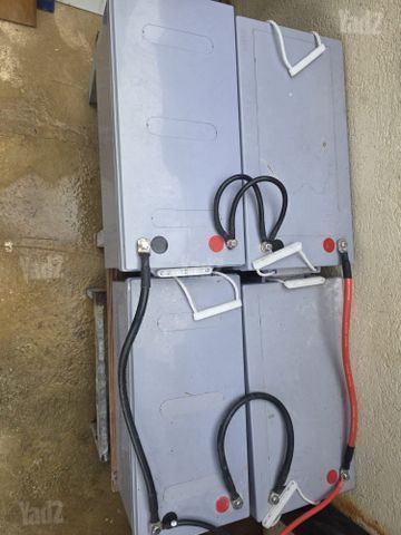 2 סוללות ג'ל כל אחד הספק 200AH