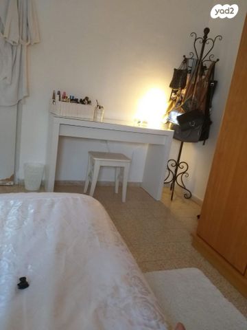 שידת איפור איקיאה