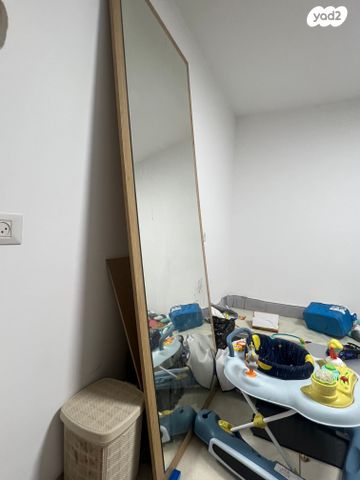 מראה גבוהה וכבדה