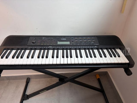אורגנית Yamaha PSR-E273