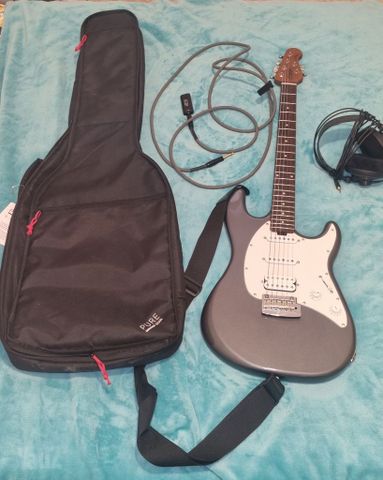 SterlingbyMusicMan CutlassCT50