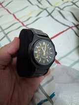 שעון emboss
