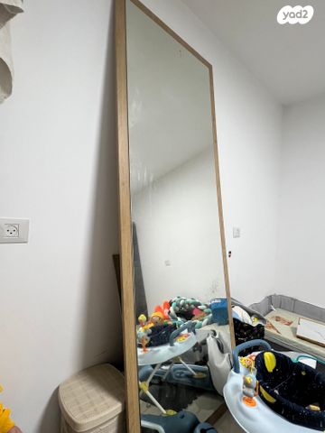 מראה גבוהה וכבדה