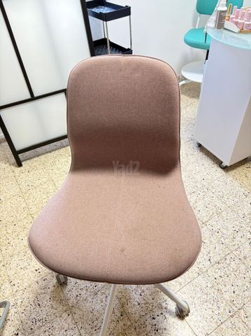 כיסא למכירה