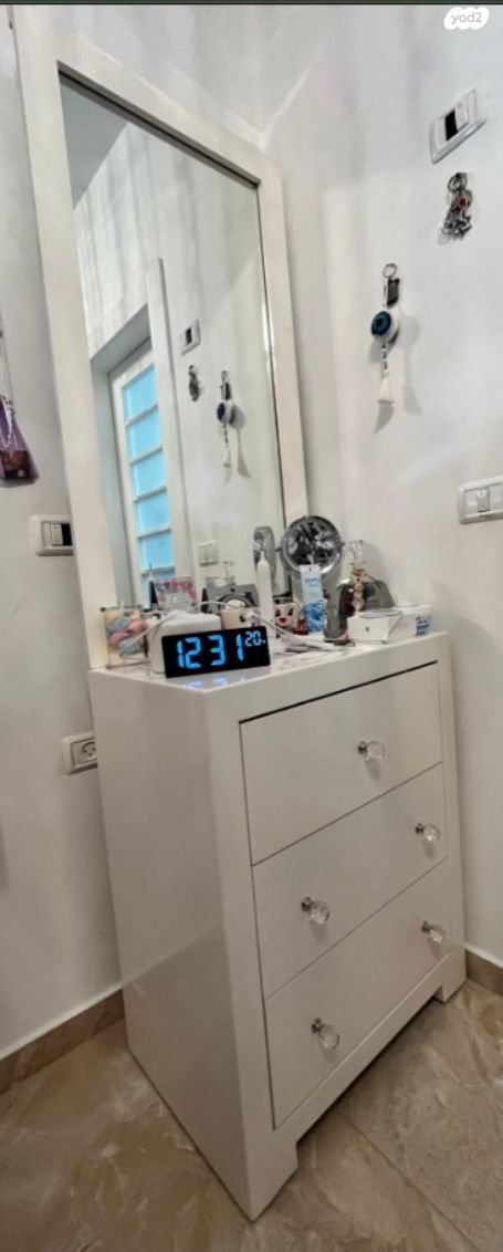 שידת איפור
