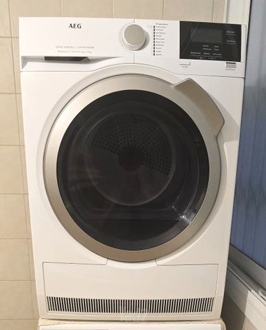 מייבש AEG