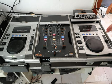 פלטת DJ מקצועית