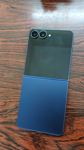 Samsung Galaxy Z Flip 7