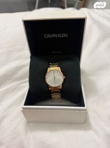 שעון זהב של Calvin Klein