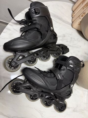 נעליים גלגליות
