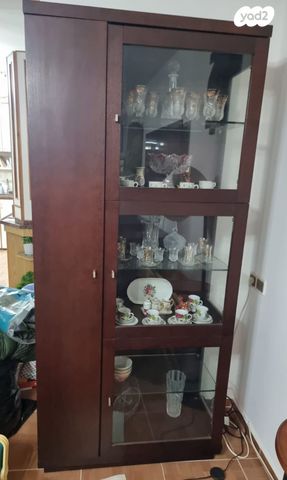 ארון ויטרינה