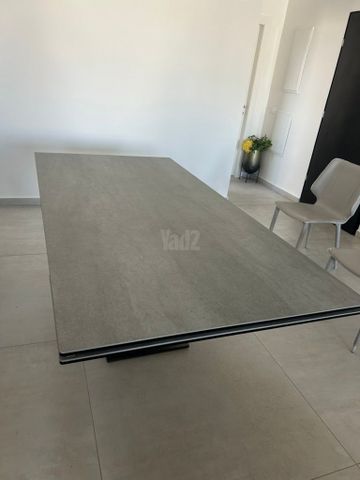 שולחן אוכל