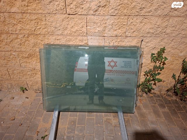 לוחות זכוכית