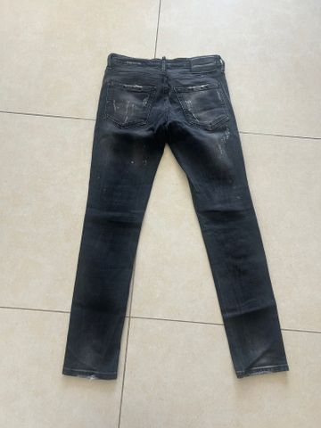 ג׳ינס חדש של DSQUARED2