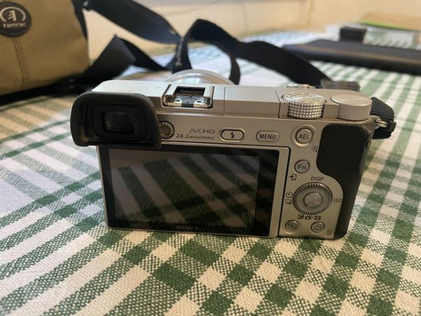 Sony a6000 mirorless מצלמה