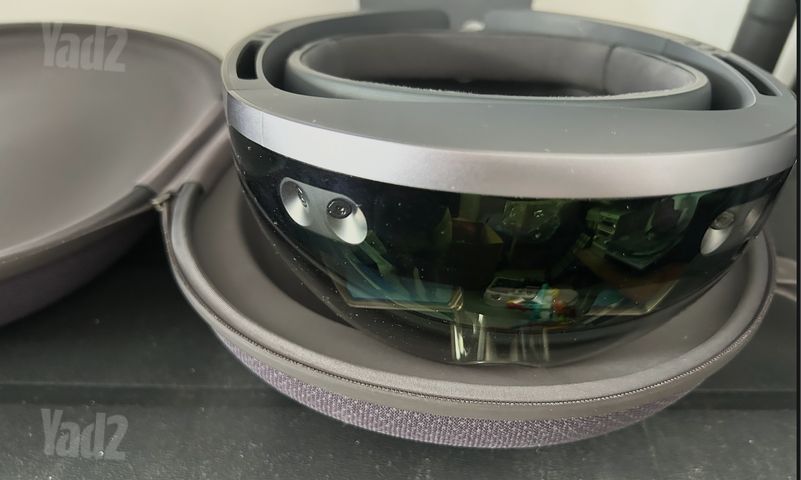 משקפי Microsoft HoloLens