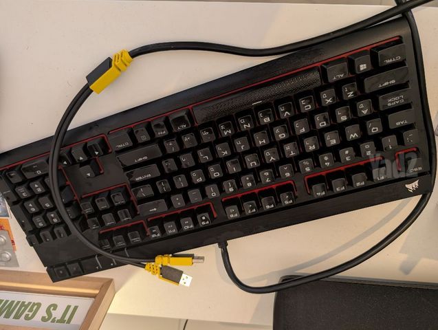 מקלדת Corsair Strafe