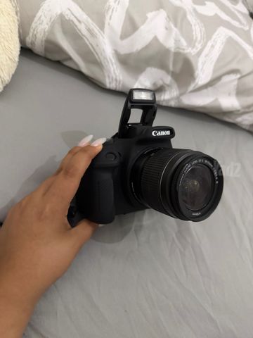 מצלמת קנון EOS 2000d