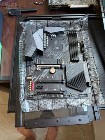 Gigabyte B550 Auros Elite V2