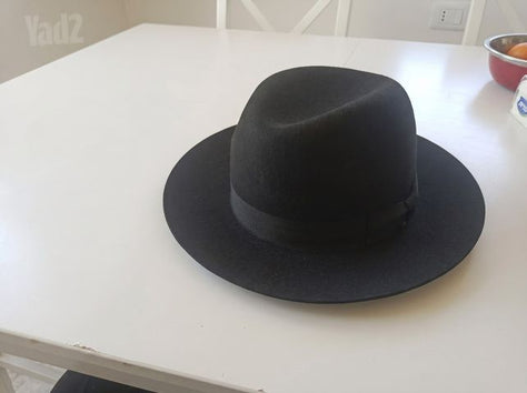 מגבעת(Baron Hats / Fernández