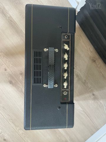 מגבר vox AC10C