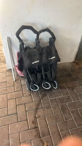 עגלת תאומים