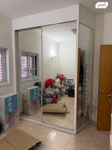 ארון קיר
