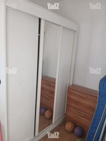 ארון הזזה לבן