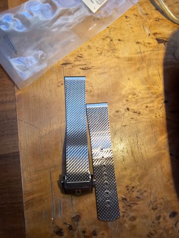 צמיד שעון  MESH Omega