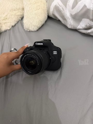 מצלמת קנון EOS 2000d
