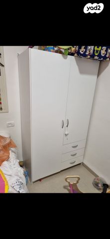 ארון שתי דלתות