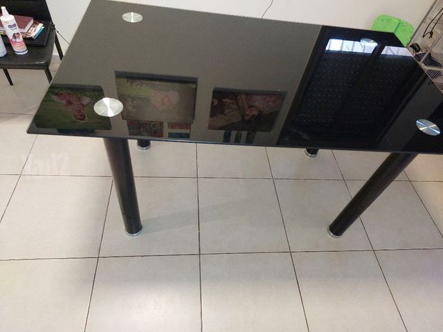 שולחן אוכל