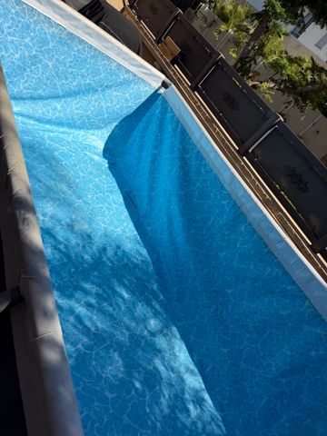 בריכת שחיה