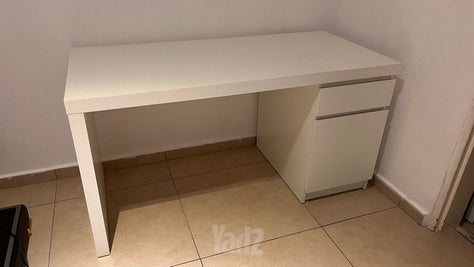 שולחן IKEA MALM בצבע לבן