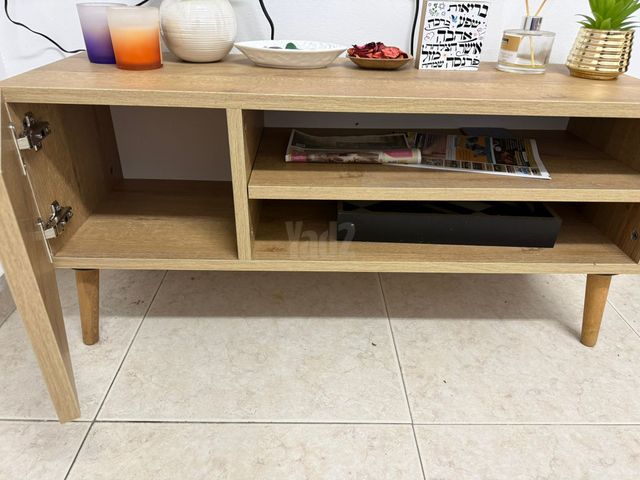 שידה מעץ