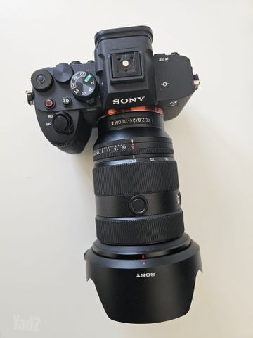 מצלמה SONY A7IV  + עדשה